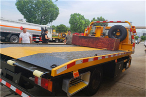 裕安区附近拖车电话号码服务